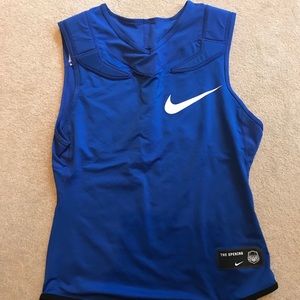 Men’s Nike shoulder padded shirt